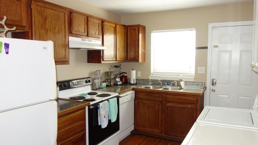 Apartamento The Better Half Duplex Charlotte Habitación foto